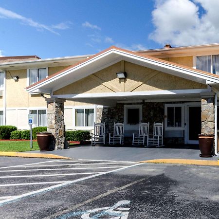 Rodeway Inn & Suites Jacksonville Near Camp Lejeune Ngoại thất bức ảnh