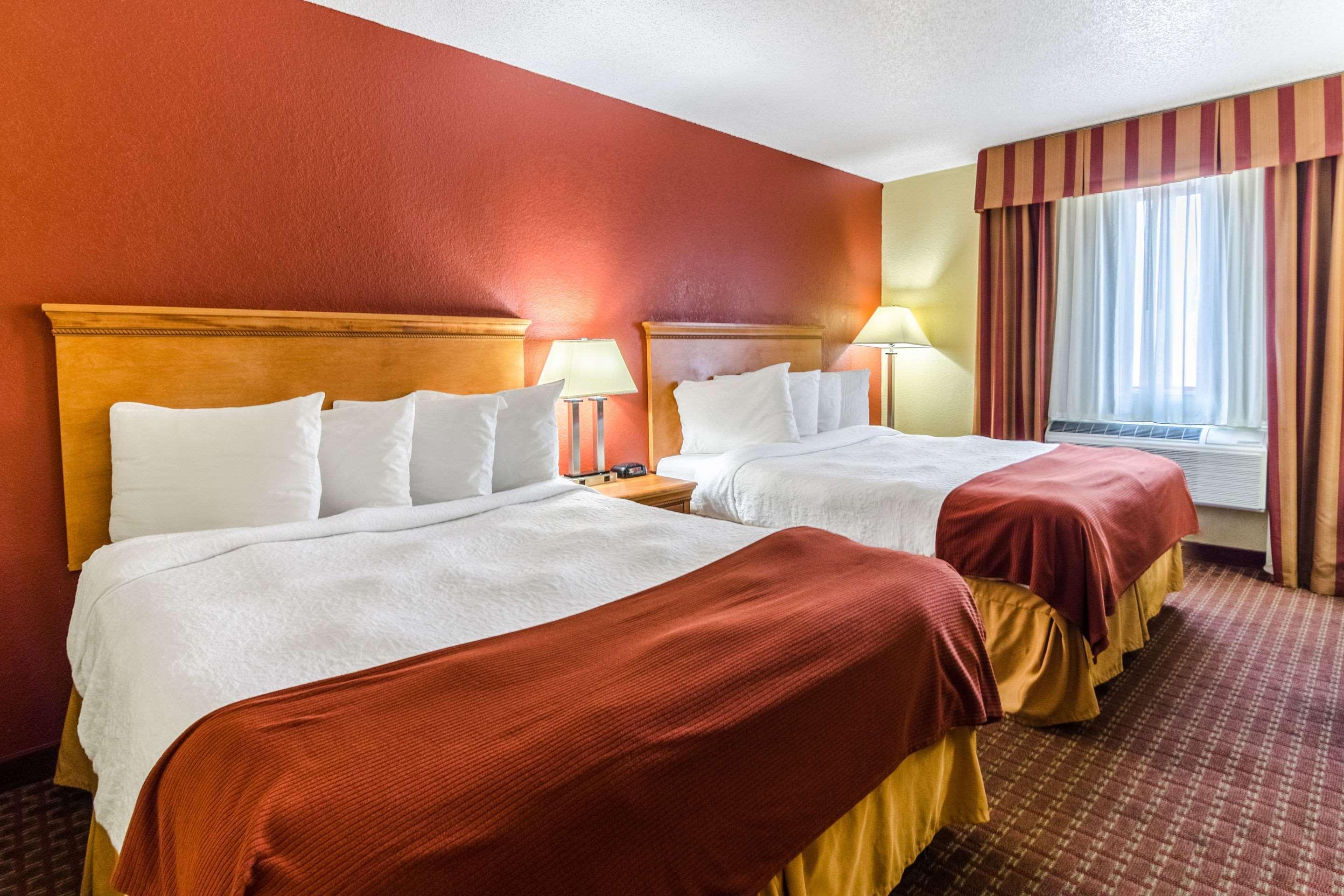 Rodeway Inn & Suites Jacksonville Near Camp Lejeune Ngoại thất bức ảnh
