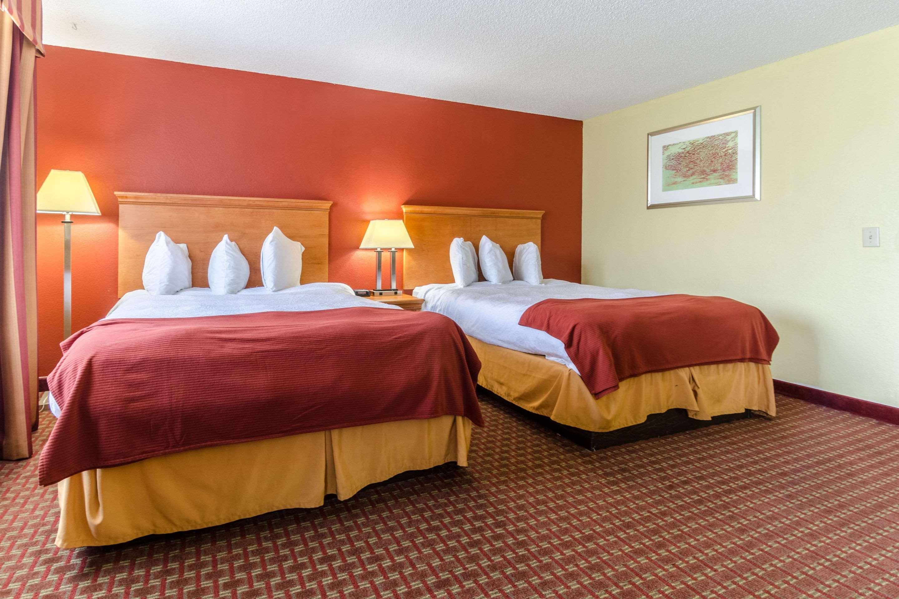 Rodeway Inn & Suites Jacksonville Near Camp Lejeune Ngoại thất bức ảnh