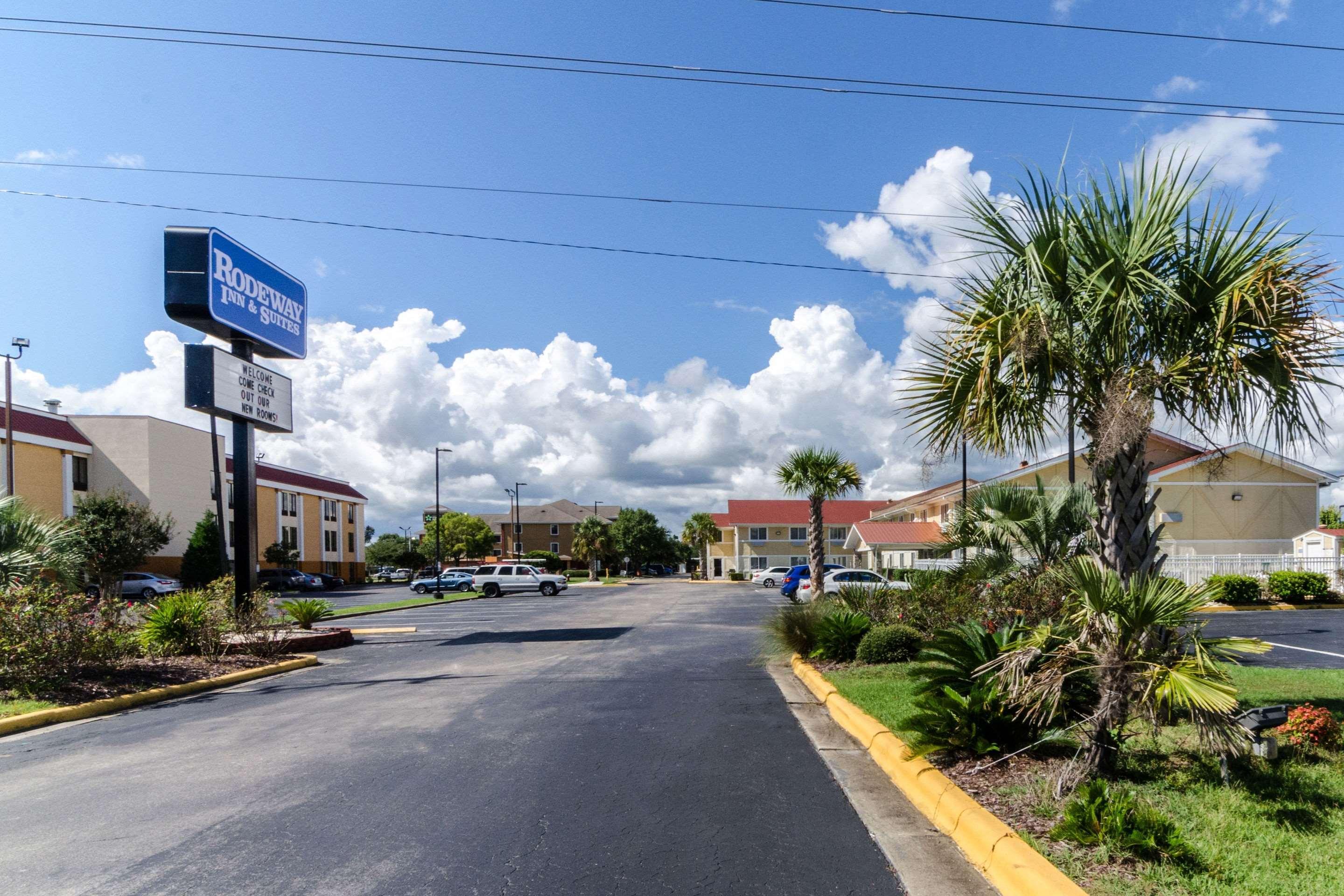 Rodeway Inn & Suites Jacksonville Near Camp Lejeune Ngoại thất bức ảnh