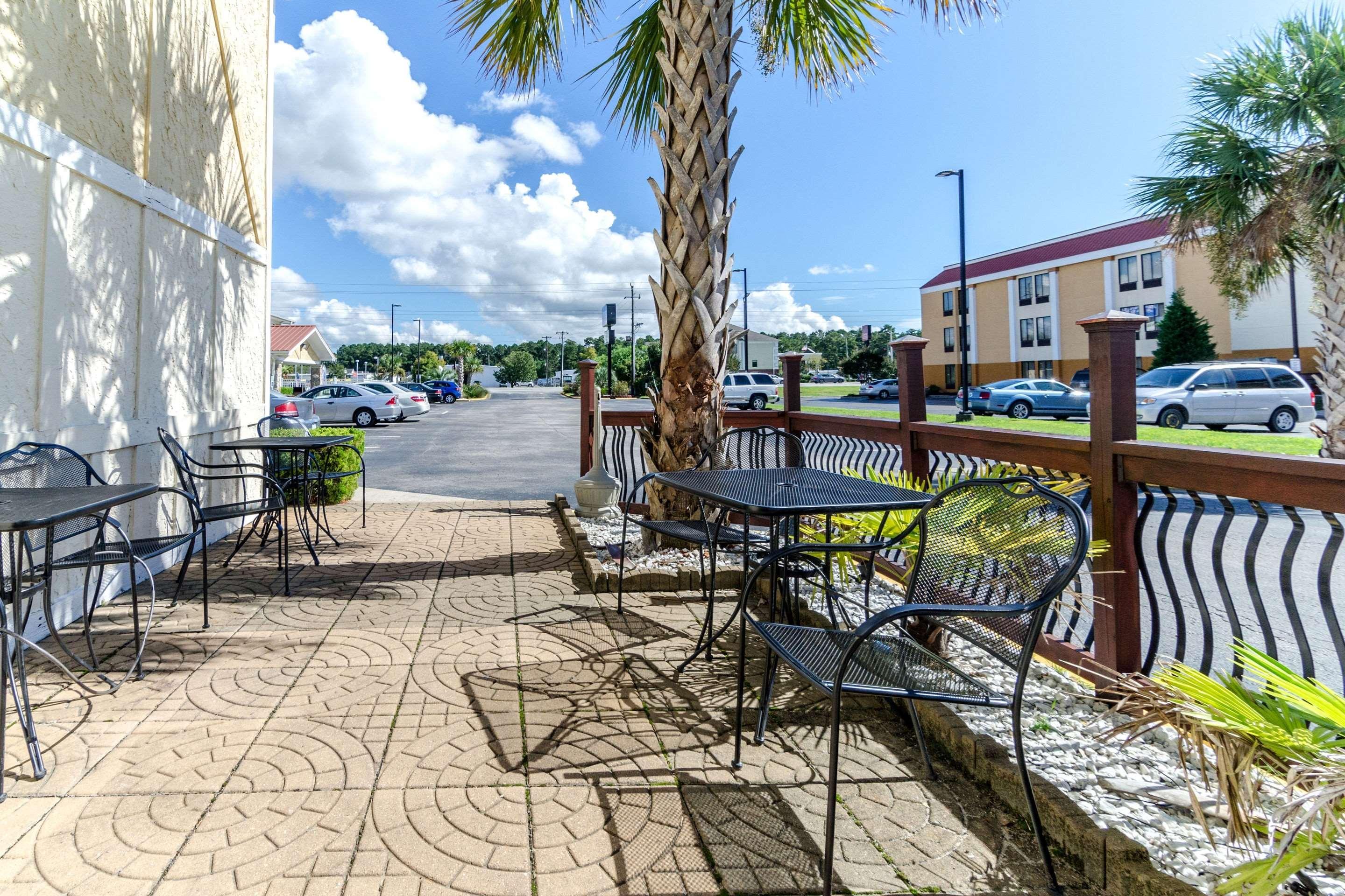 Rodeway Inn & Suites Jacksonville Near Camp Lejeune Ngoại thất bức ảnh